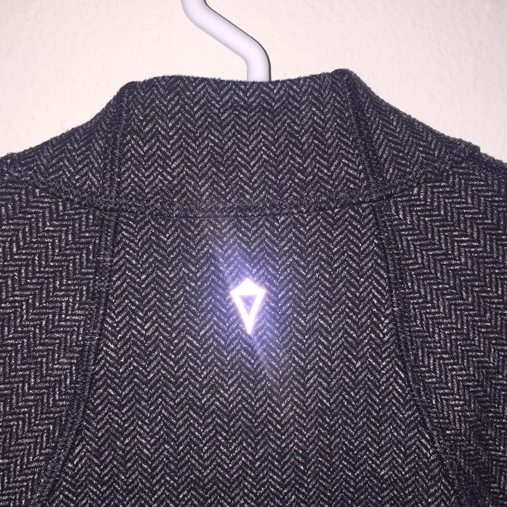 Ivivva sweatshirt